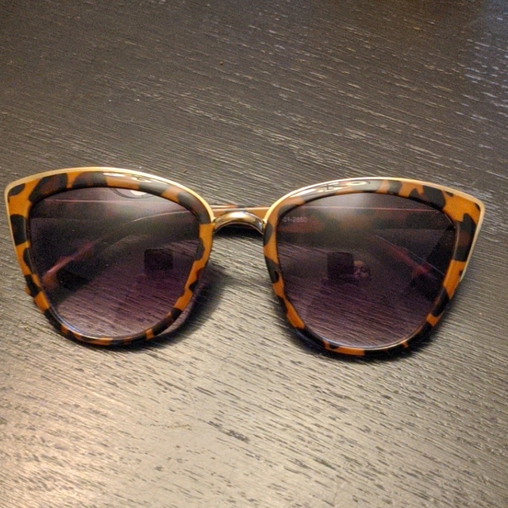 Leopard Frame Sunglasses